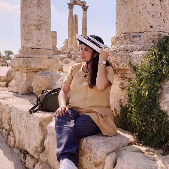 Meet your Posher, Elizabeth - Picture 9 of 12